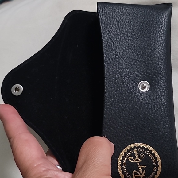 Ray-Ban eye glass case - Picture 5 of 5